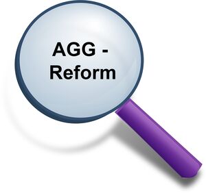 Zeichnung: eine Handlupe, im Fokus der Text "AGG-Reform"