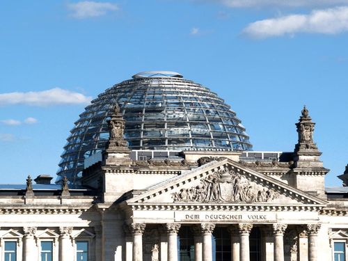 Foto der Glaskuppel auf dem Bundestagsgebäude